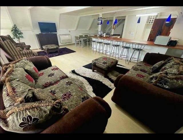 5 BEDROOM HOUSE FOR SALE IN MEER EN SEE